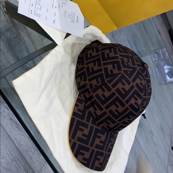 *SOLD* Fendi hat - Picture 1 of 4